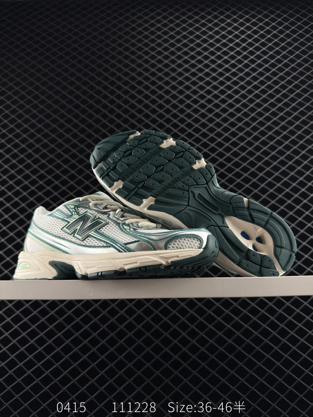 New Balance MR740 NB